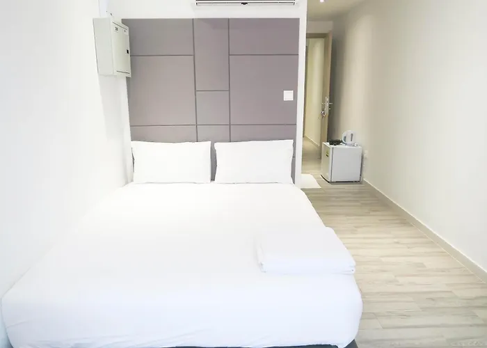 Rr Cozy Studio & Suite