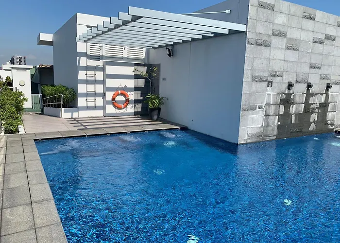 Sky Terrace W 2 Rooms, Kitchen, Alfresco Mini Garden Terrace Pool Near Mrt